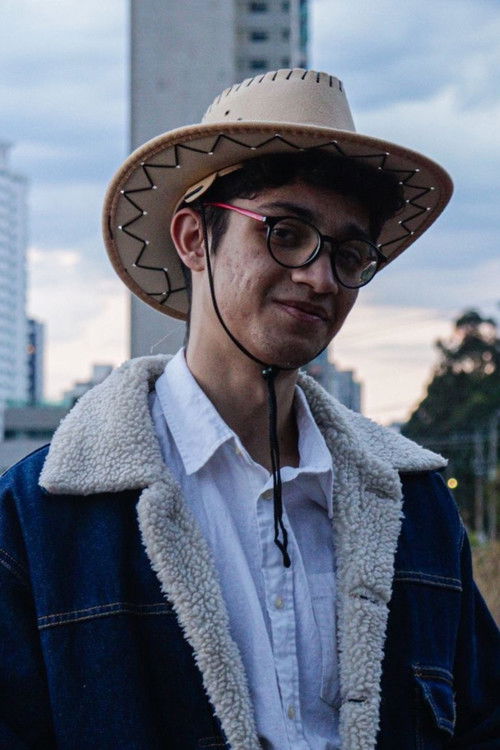 Miguel di’Oliveira as Théo