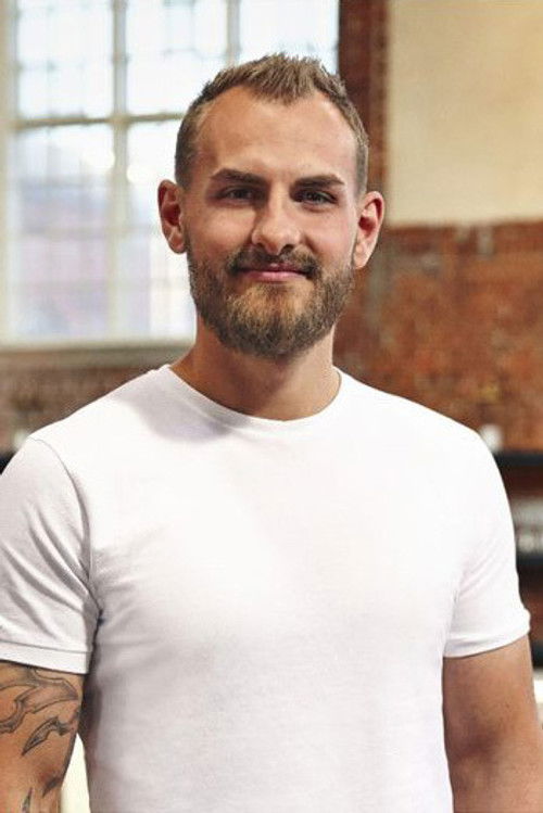 Ronnie Holmen as Judge