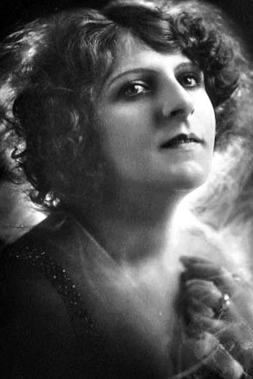 Minnie Chaplin as Customer