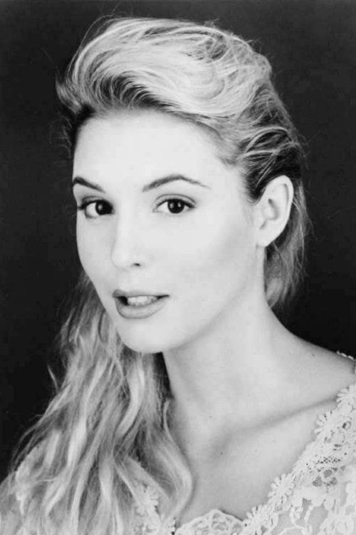 Maria Ford as Darlene