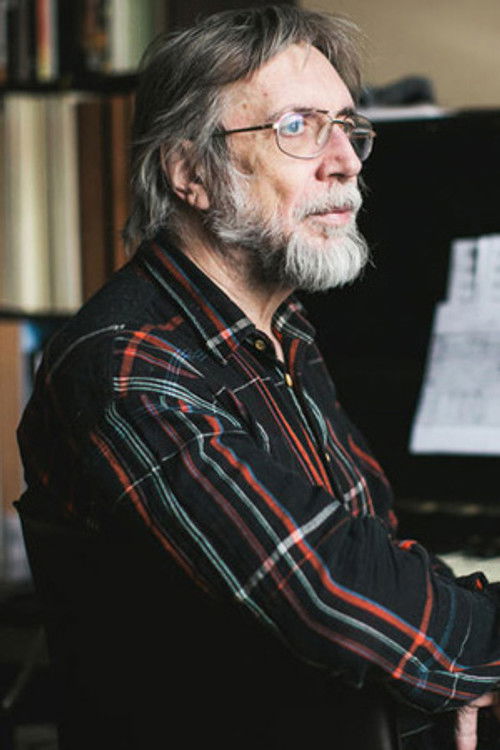 Vladimir Martynov as Папа; Музыкальный валик