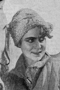 Oksana Podlesnaya as Lyolka, atamansha