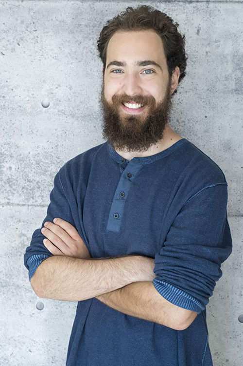 Hayden Finkelshtain as Delivery Man