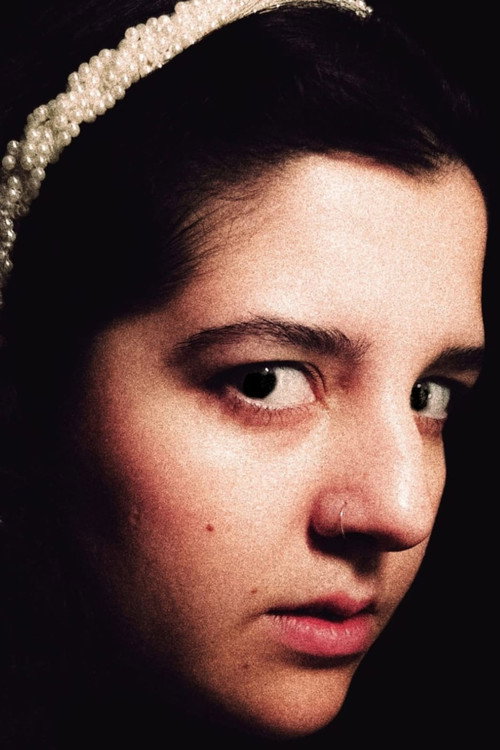 Denise Hyginio as Flora