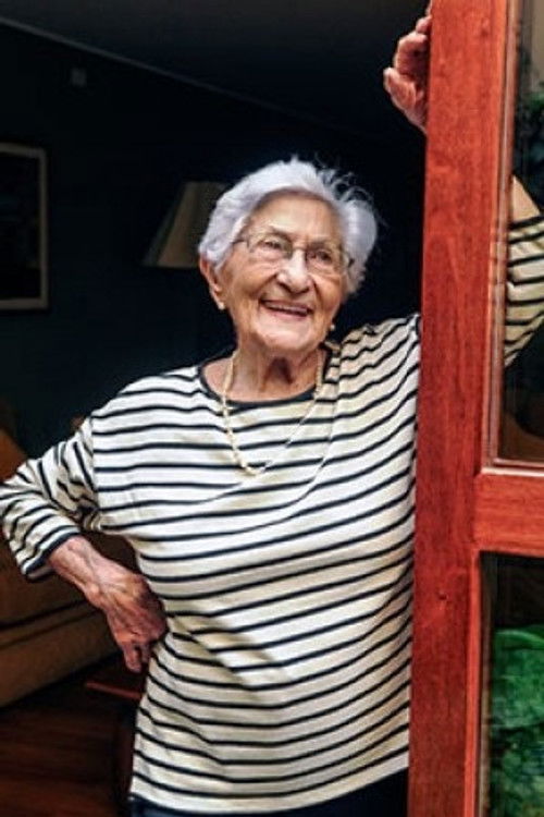 Élide Brero as Abuela