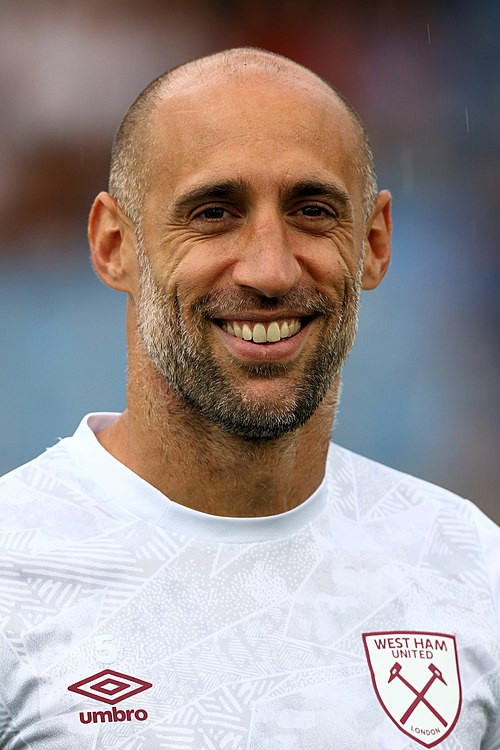 Pablo Zabaleta as Self
