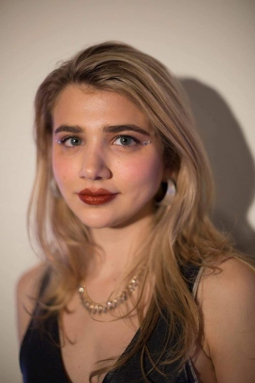 Delilah Napier as Ella Anderson