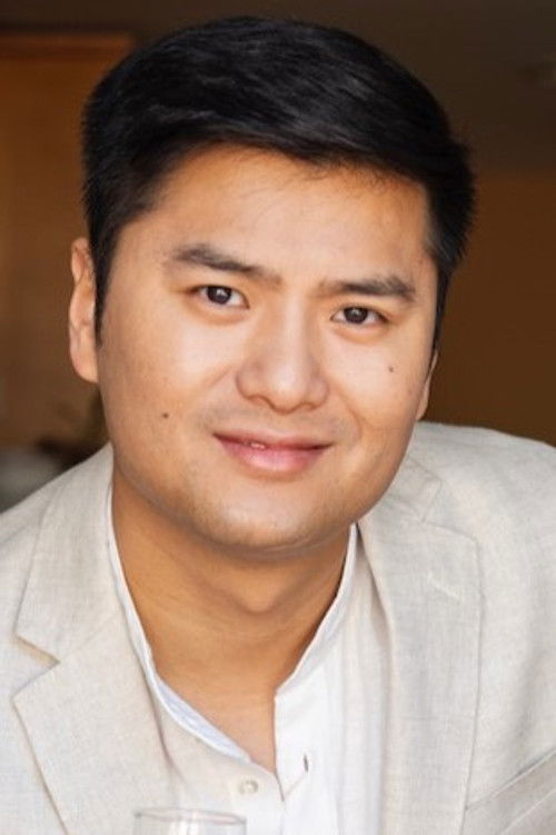 Walker Liu as Félix