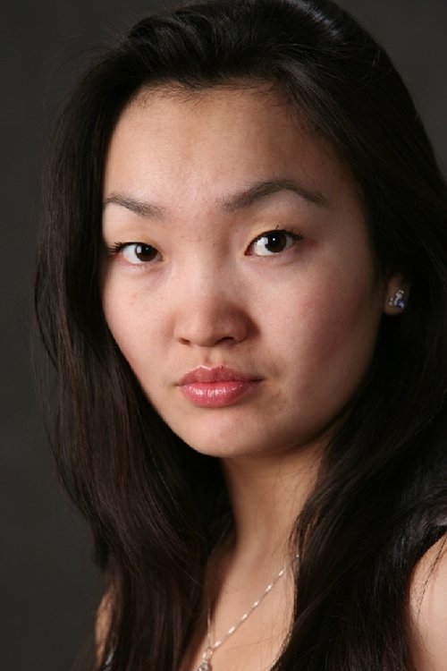 Seseg Khapsasova as Anya