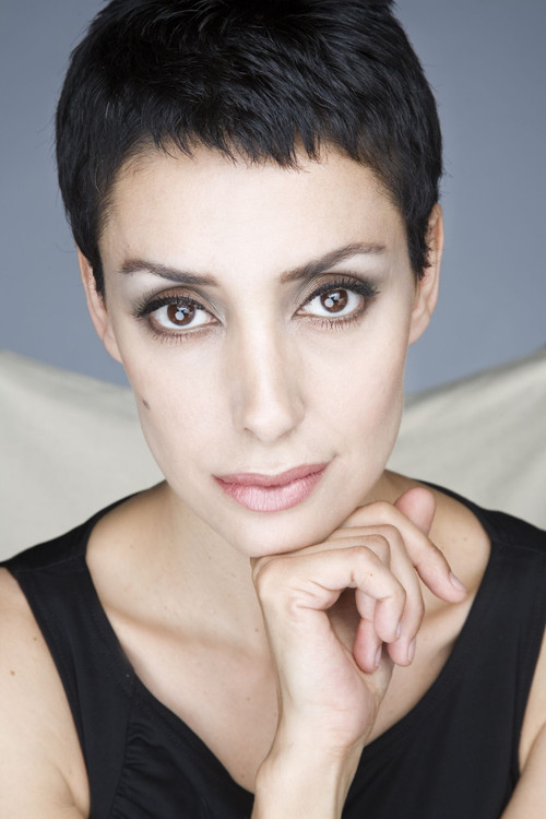 Laura Aparicio as Lola