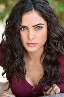 Alejandra Morin as Holly