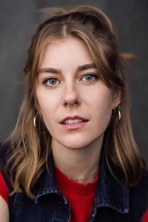 Nina Fidderman as Lana