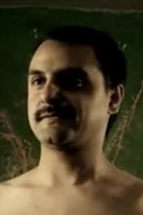 Urco Urquiza as Beto