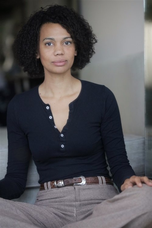 Marie-France Alvarez as Agent de police 1