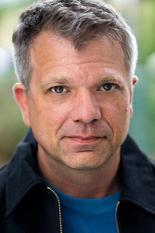 Chet Grissom as Police Officer