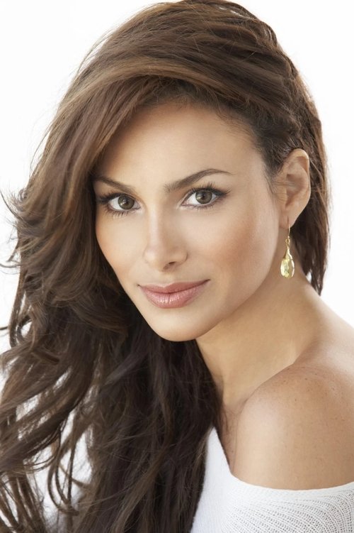 Patricia De Leon as Julia