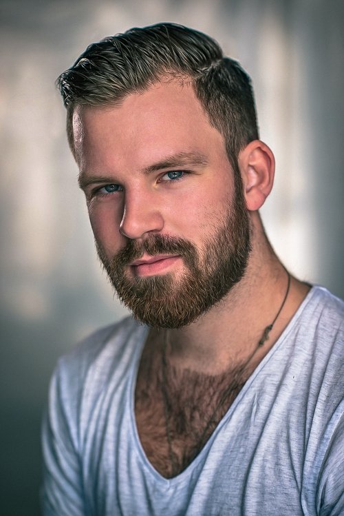 Sindre Bergfall as Christian