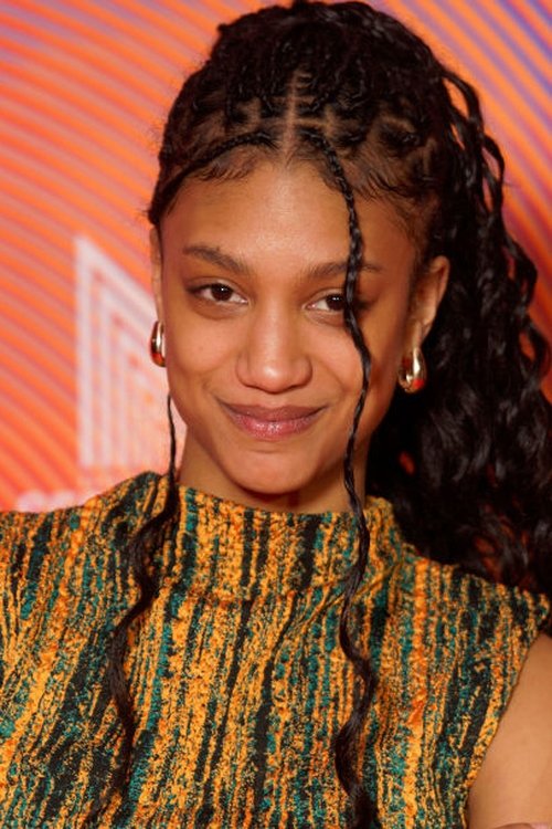 Laïka Blanc-Francard as Naelle