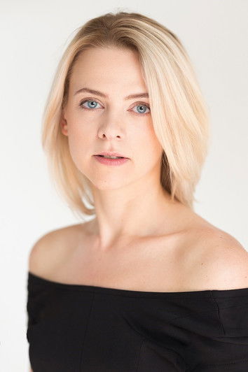 Svetlana Pavlova as Nice saleswoman