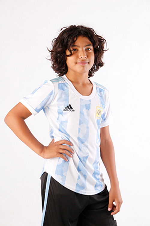 Isaias Taboada as Axel