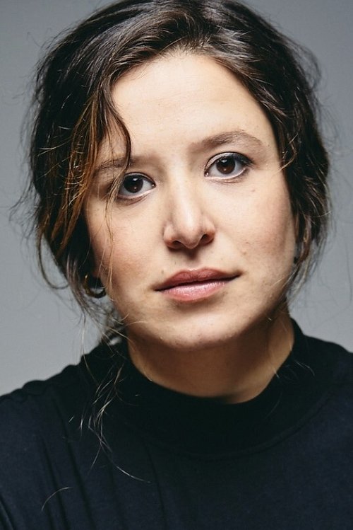 Tessa Hope Slovis as Alicia