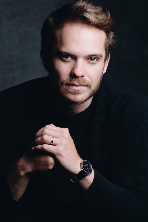 Filipe Valerim as Narrador