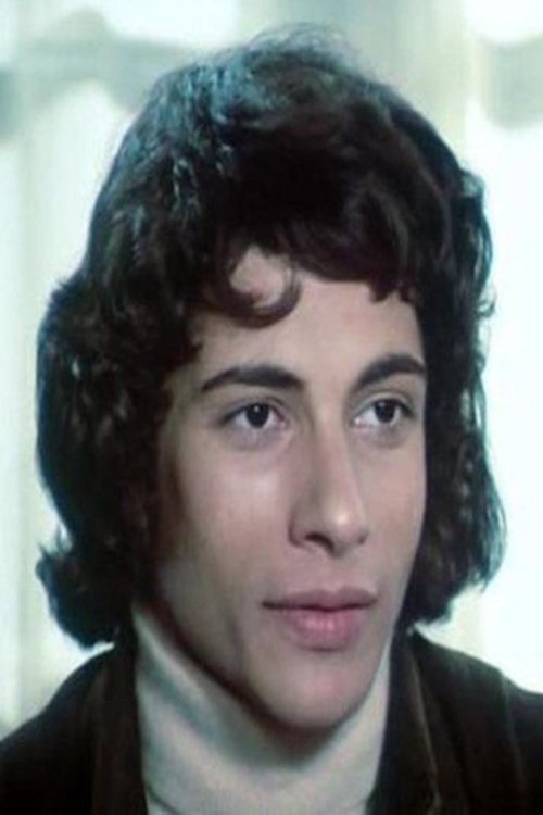 Ahmed Al Sonbaty as أحمد رياض