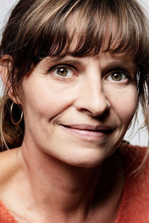 Suzanne Darmer as Marion