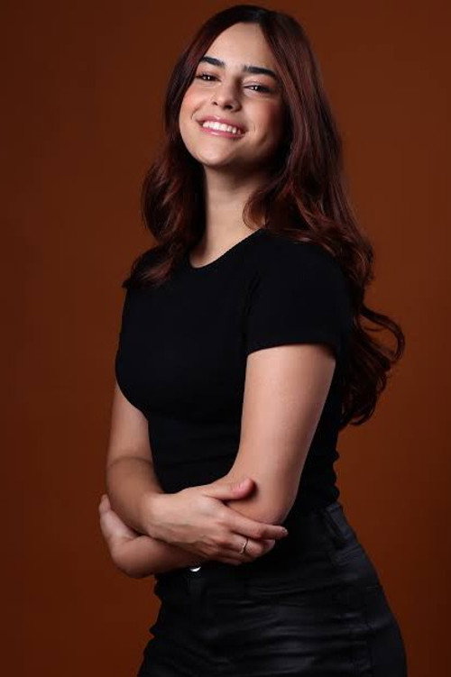 Isabella Casarini as Glinda