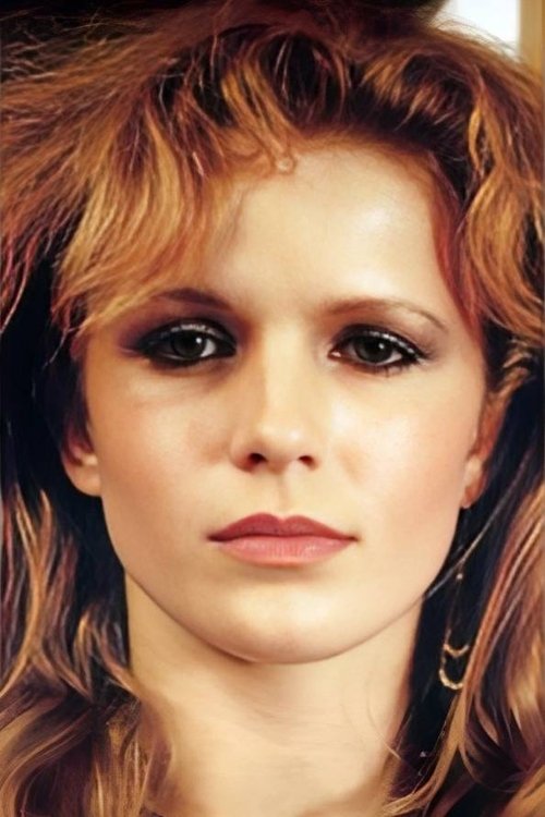 Flore Sollier as Juliet