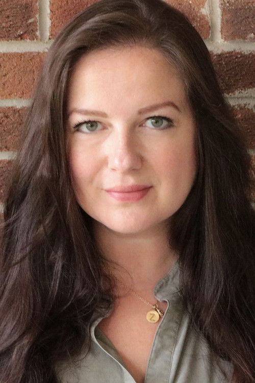 Zuzanna Szadkowski as Monica