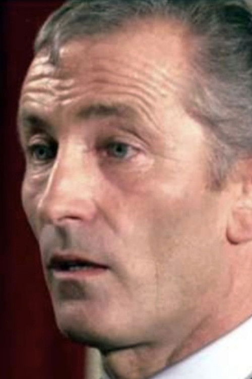 Mick Besson as Paysan