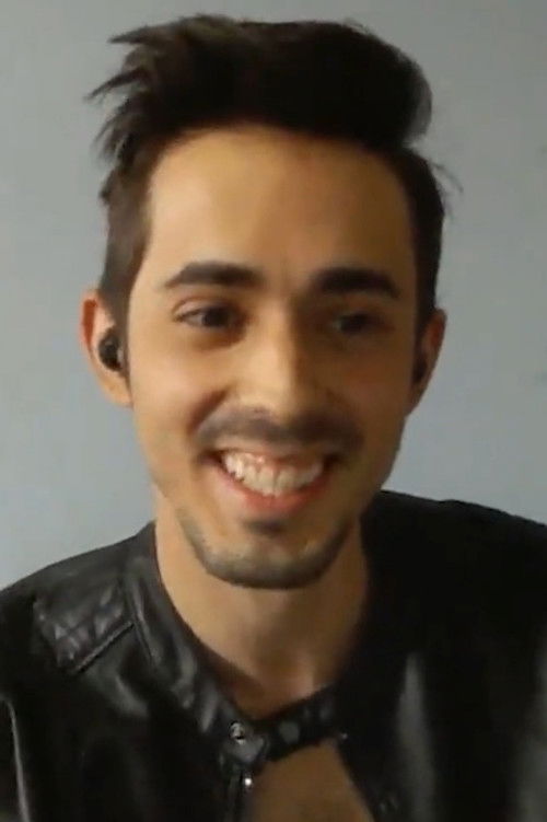 Alex Conrado as Victor