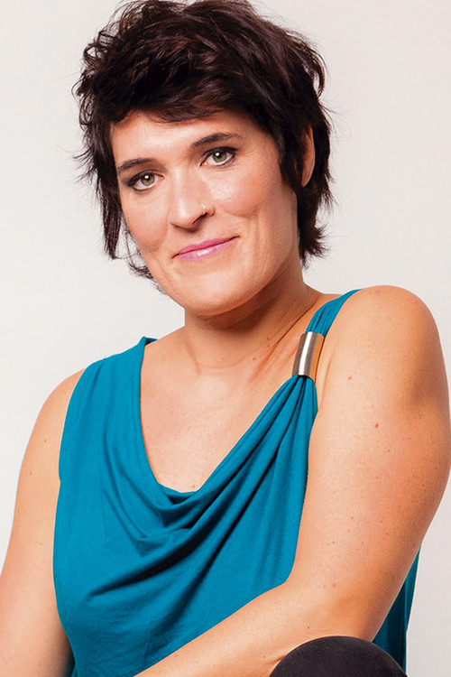 Miren Tirapu as Munia