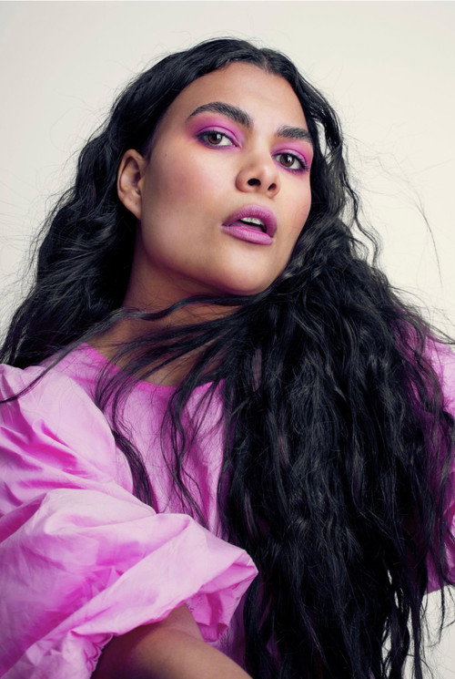 Smilla as Student (uncredited)