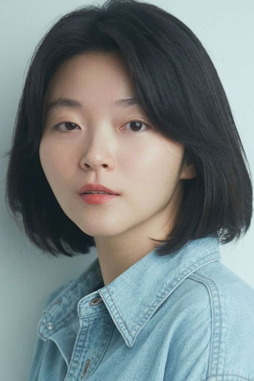Jung Mi-hyeong as Senior