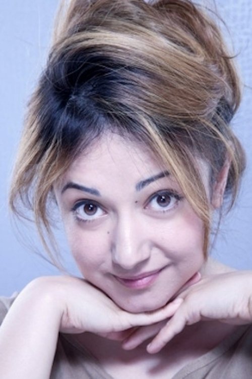 Nazanin Taheri as Yasamin