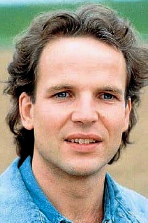 Mick Werup as Christoph „Chris” Drombusch