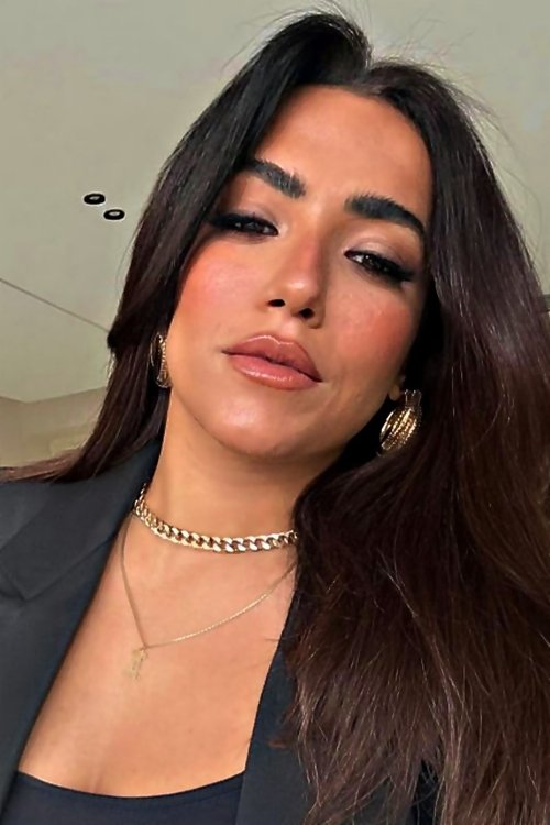 Aya Selim as وفاء