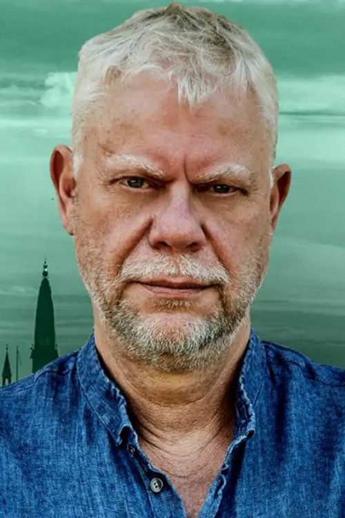 Steffen Jacobsen as Vært