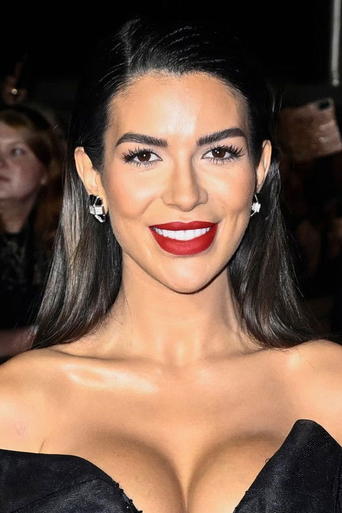 Ekin-Su Cülcüloğlu as Self - Contestant