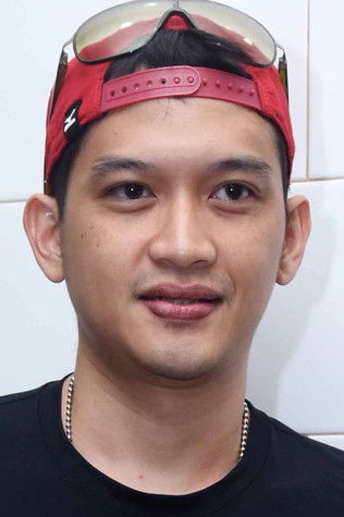 Rezky Aditya as Hadi