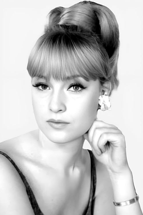 Christa Lang as 1st Seductress Third Class (uncredited)