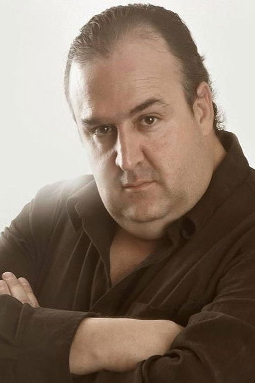 Alejandro Gutierrez as Andrés