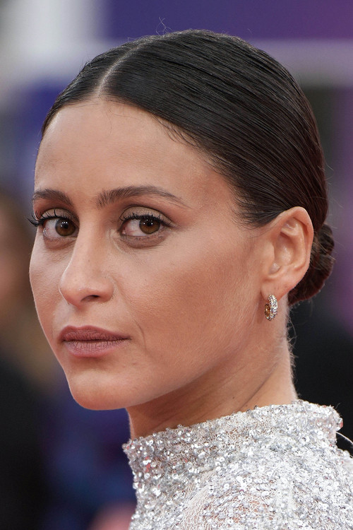 Lina-Camélia Lumbroso as Yasmina