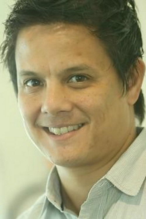 Mathias Ibo as Dokter