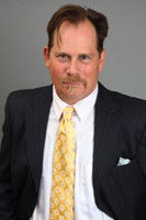 Lou Sumrall as Cafeteria Guard