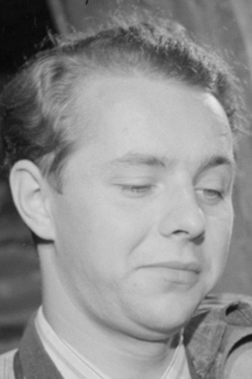 Pentti Lintonen as Tuotantopäällikkö