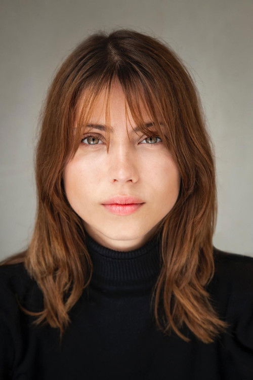 Melissa Matos as Babi Paraná