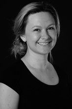 Frida Beckman as Sara